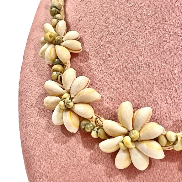 Real Shells and Straw Adjustable Choker Neclace Ribbon Tie Back Handmade NWOT - Picture 2 of 8